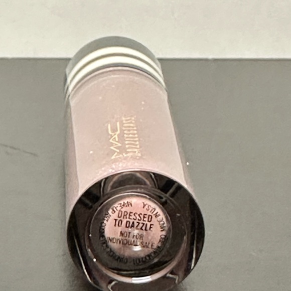 MAC dazzleglass Dressed to Dazzle Limited Edition - Picture 2 of 4
